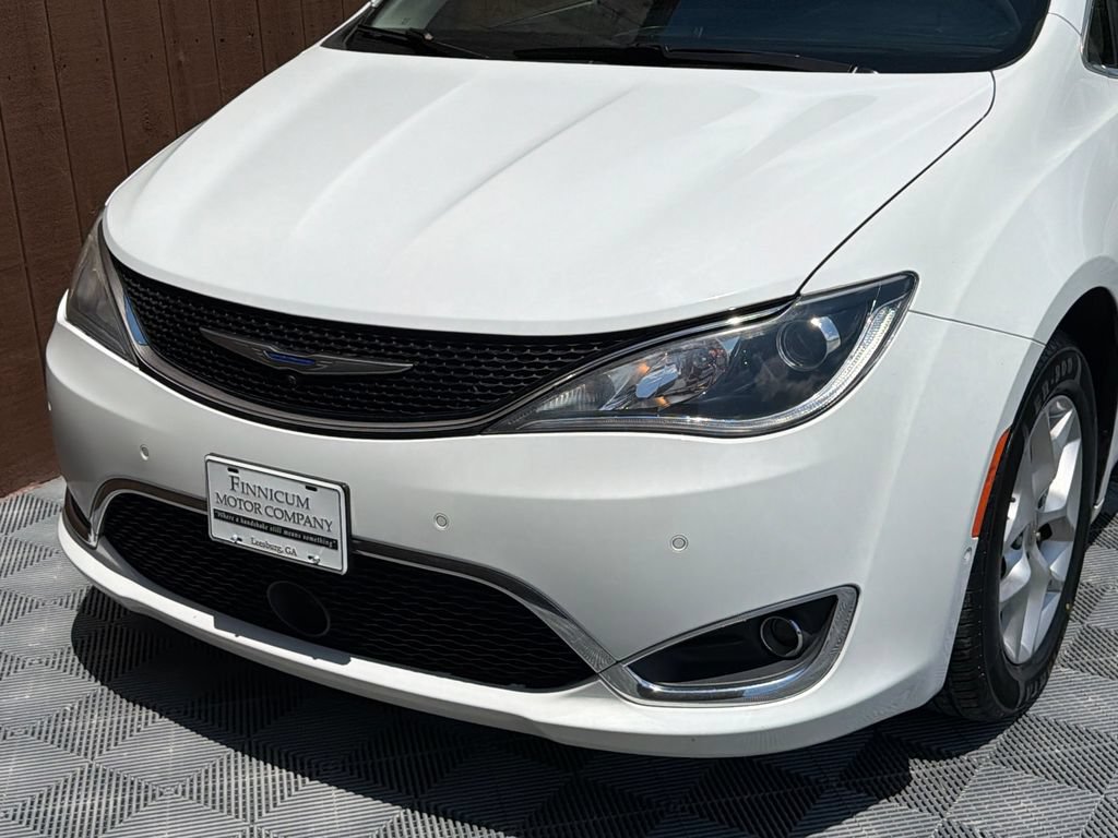Used 2019 Chrysler Pacifica Touring Plus w/ Advanced Safetytec Group FWD image 22