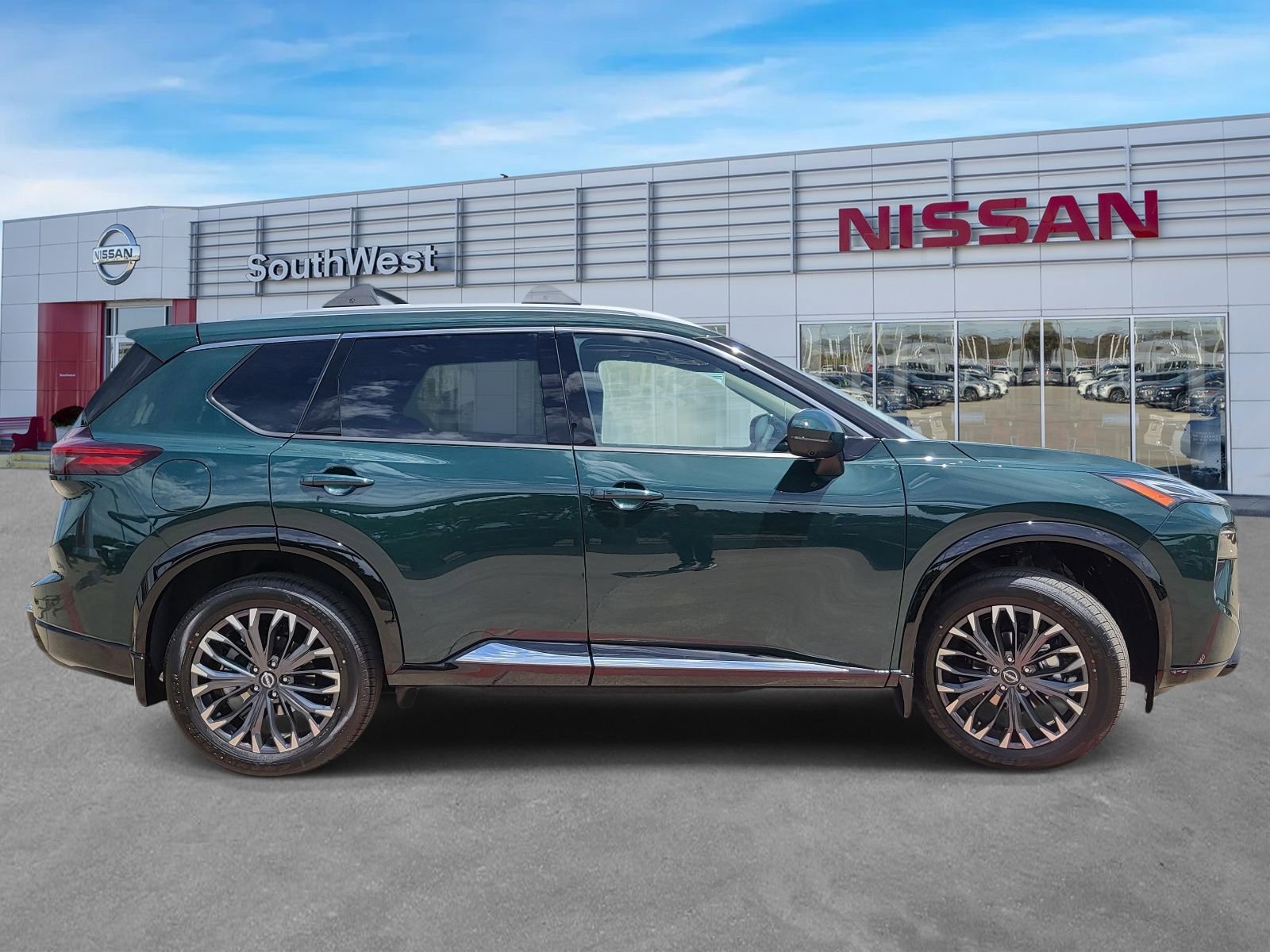 New 2026 Nissan Rogue Platinum AWD/4WD image 5
