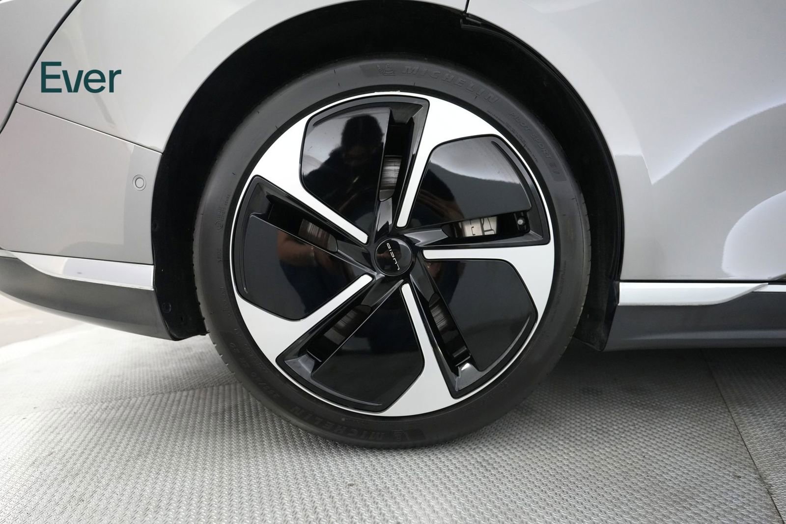 Used 2023 Lucid Air Touring image 9