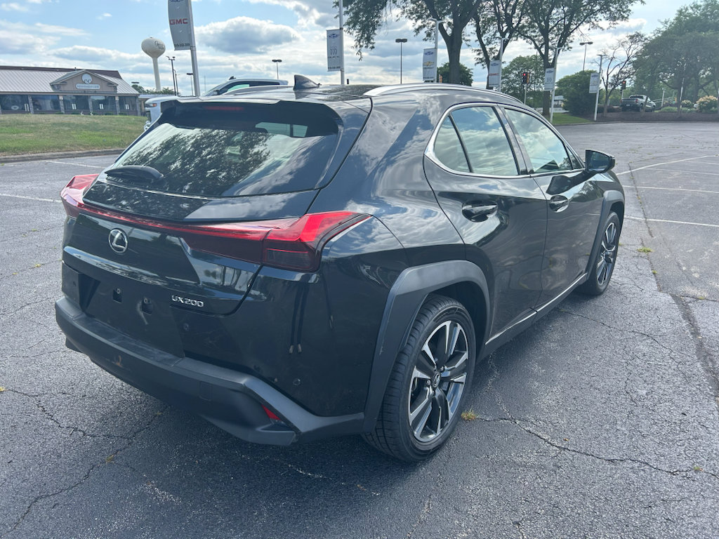 Used 2021 Lexus UX 200 w/ Accessory Package (Z1) FWD image 5