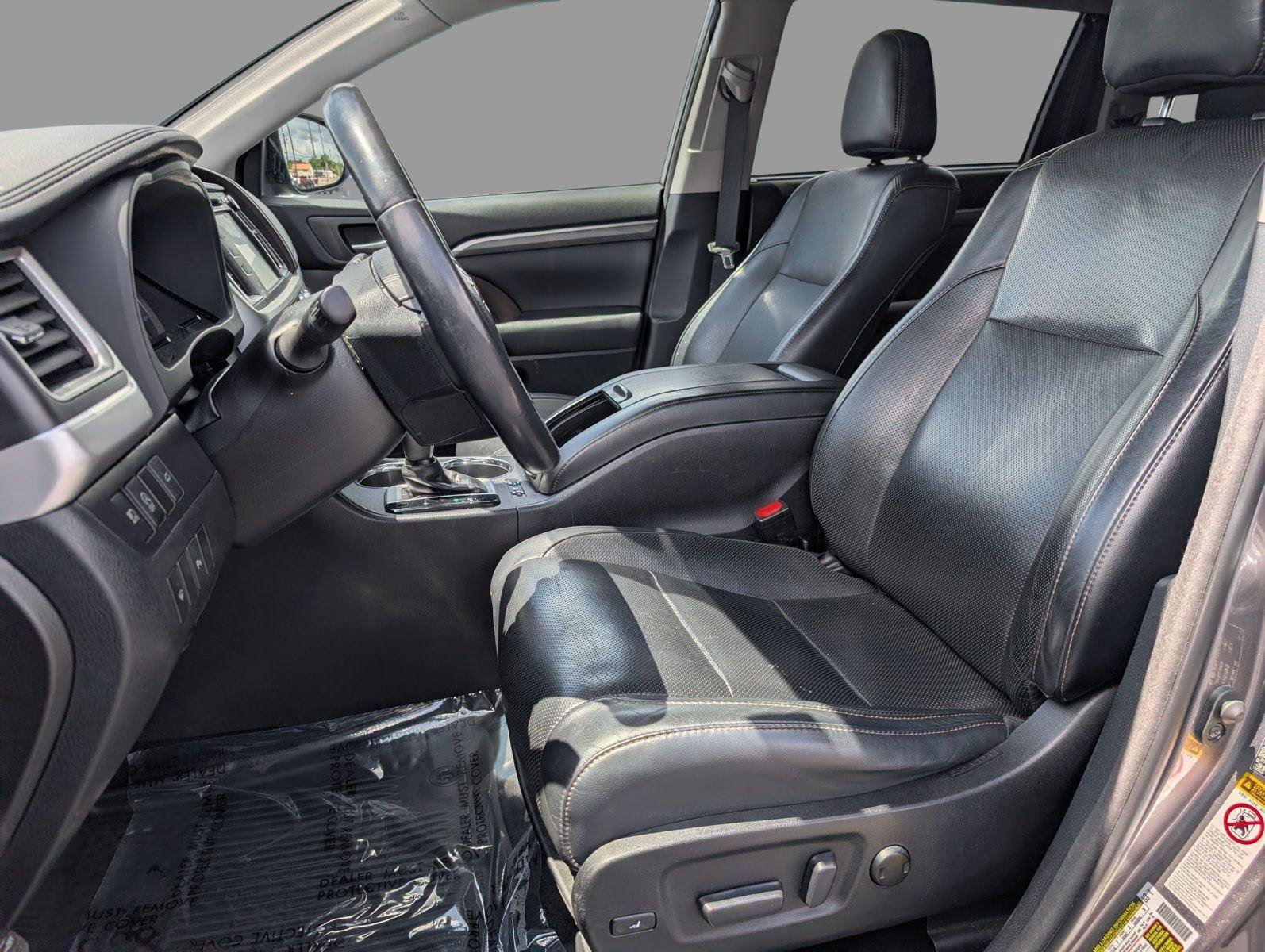 Used 2017 Toyota Highlander Limited AWD/4WD image 11