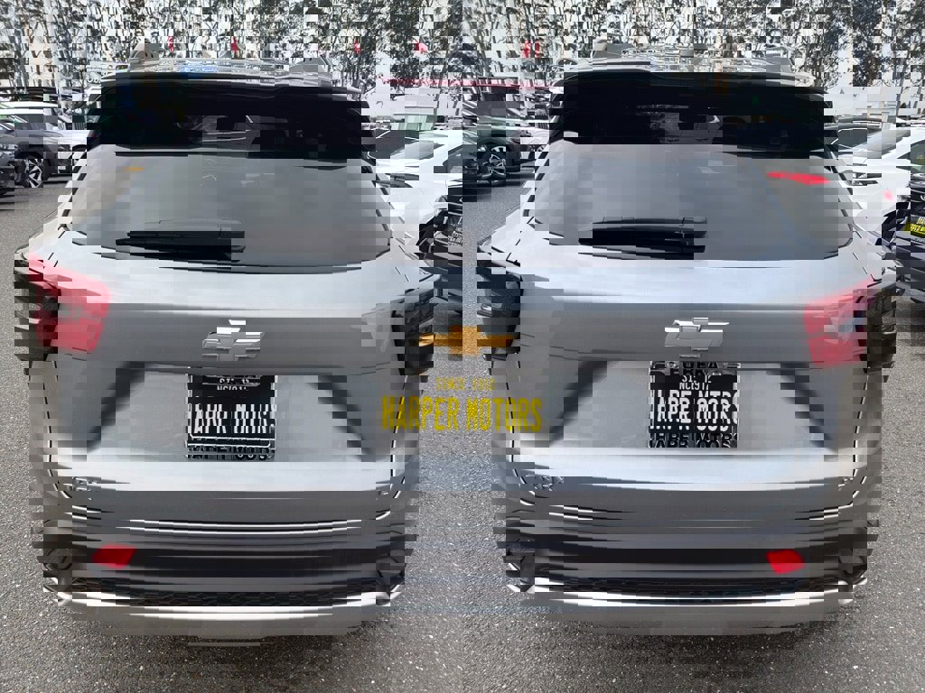 Used 2025 Chevrolet Trax LT w/ LT Convenience Package image 6