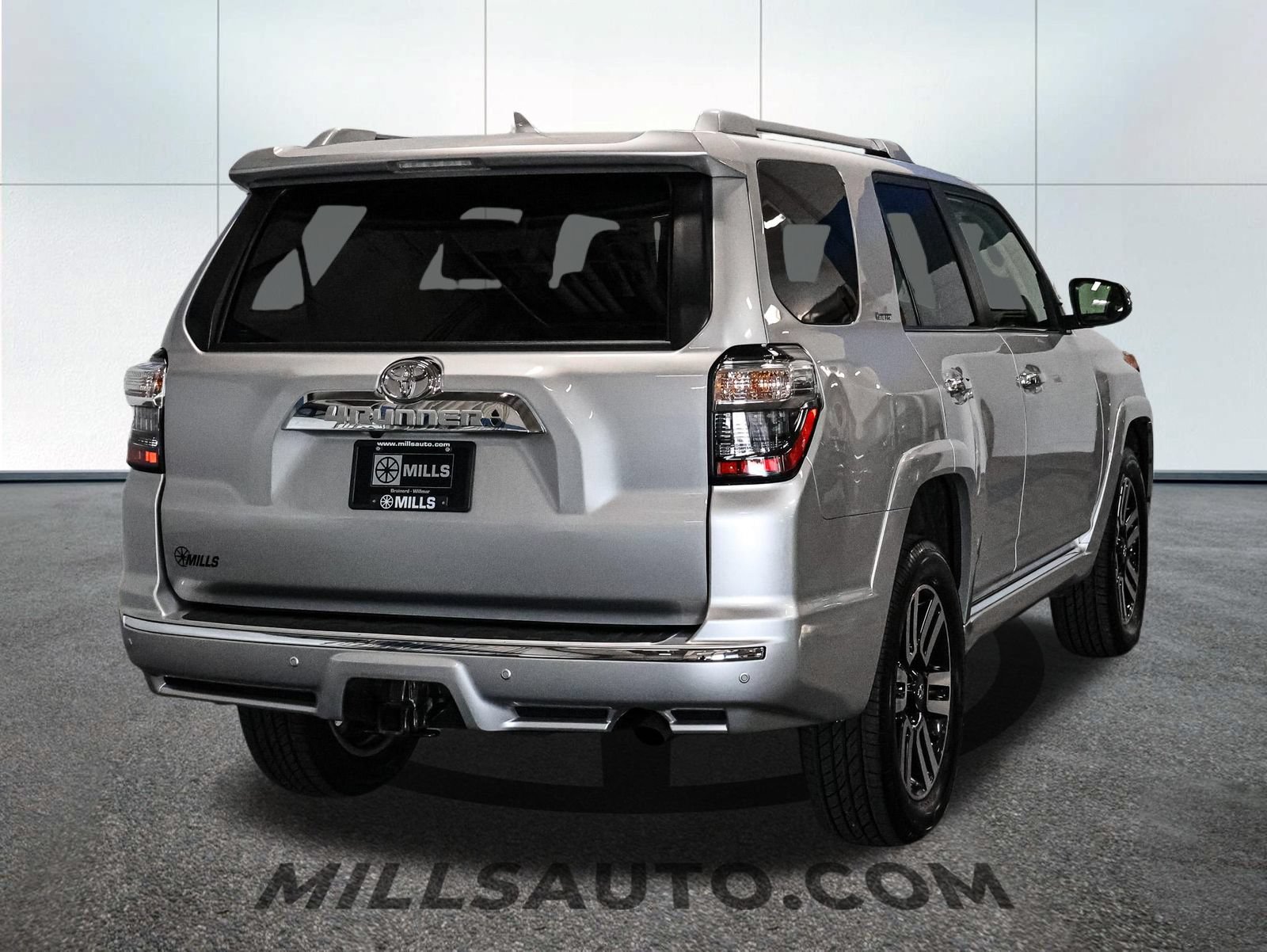 Used 2024 Toyota 4Runner Limited AWD/4WD image 8
