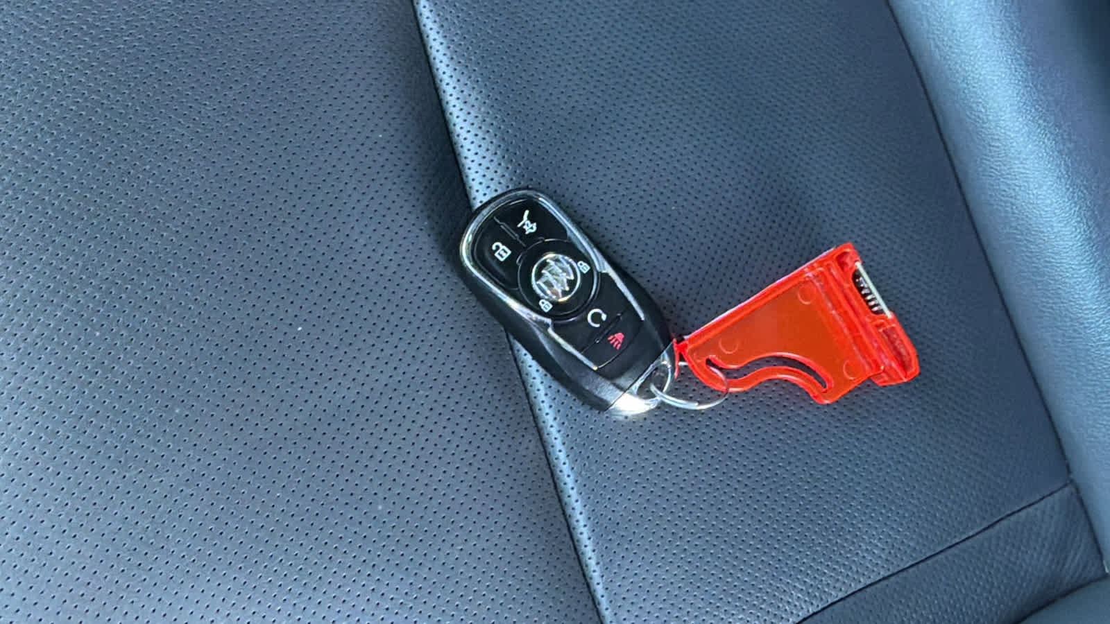 Used 2022 Buick Enclave Essence image 29