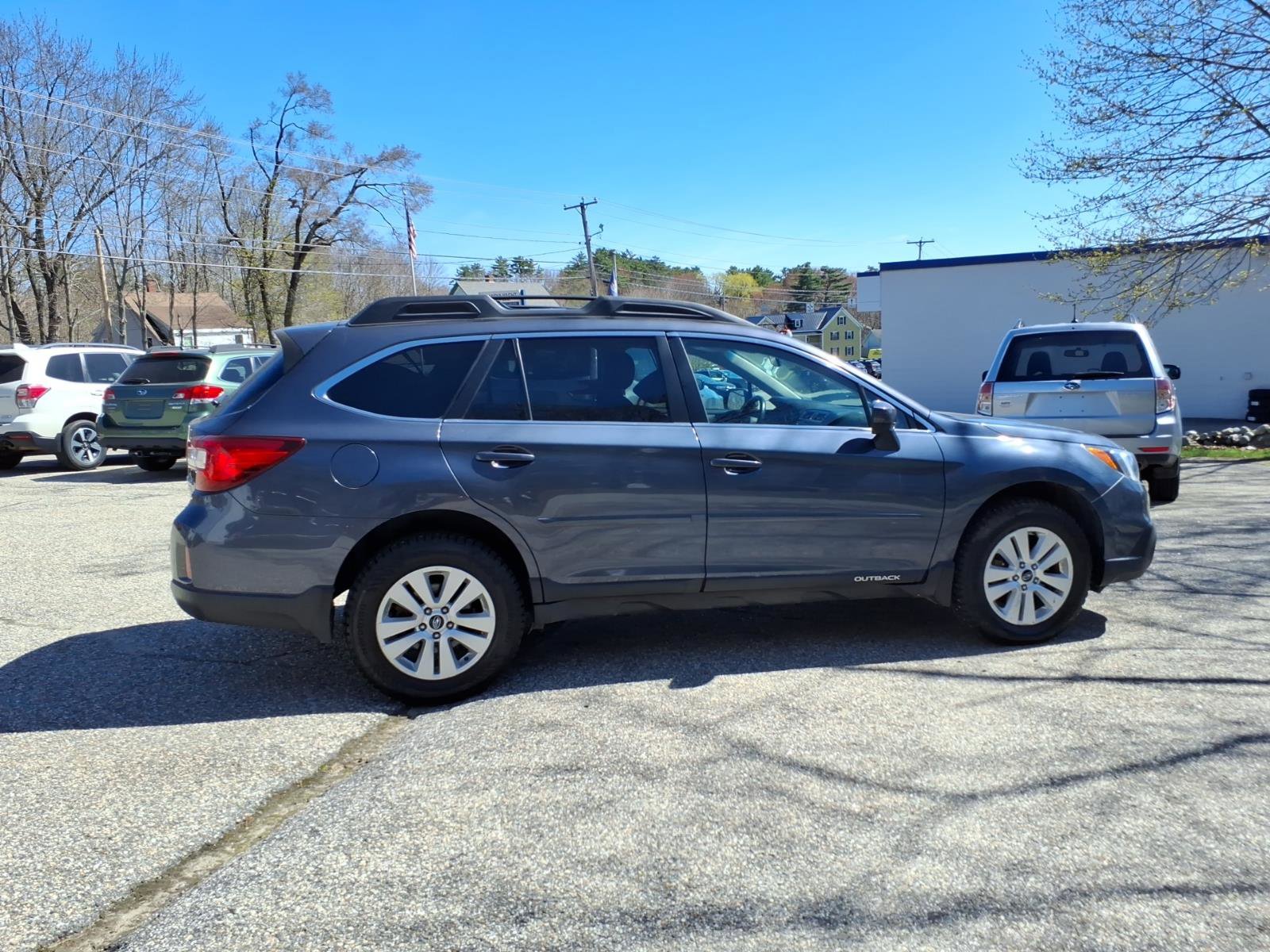 Used 2015 Subaru Outback 2.5i Premium AWD/4WD image 5
