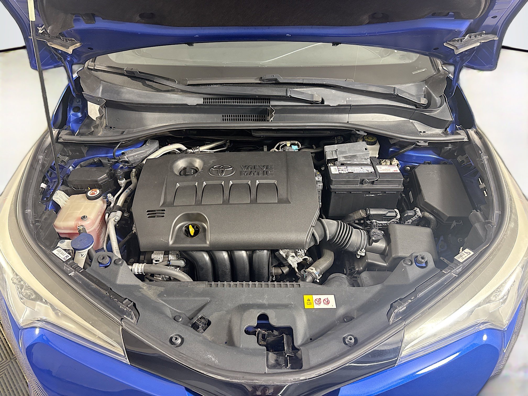 Used 2019 Toyota C-HR LE image 38