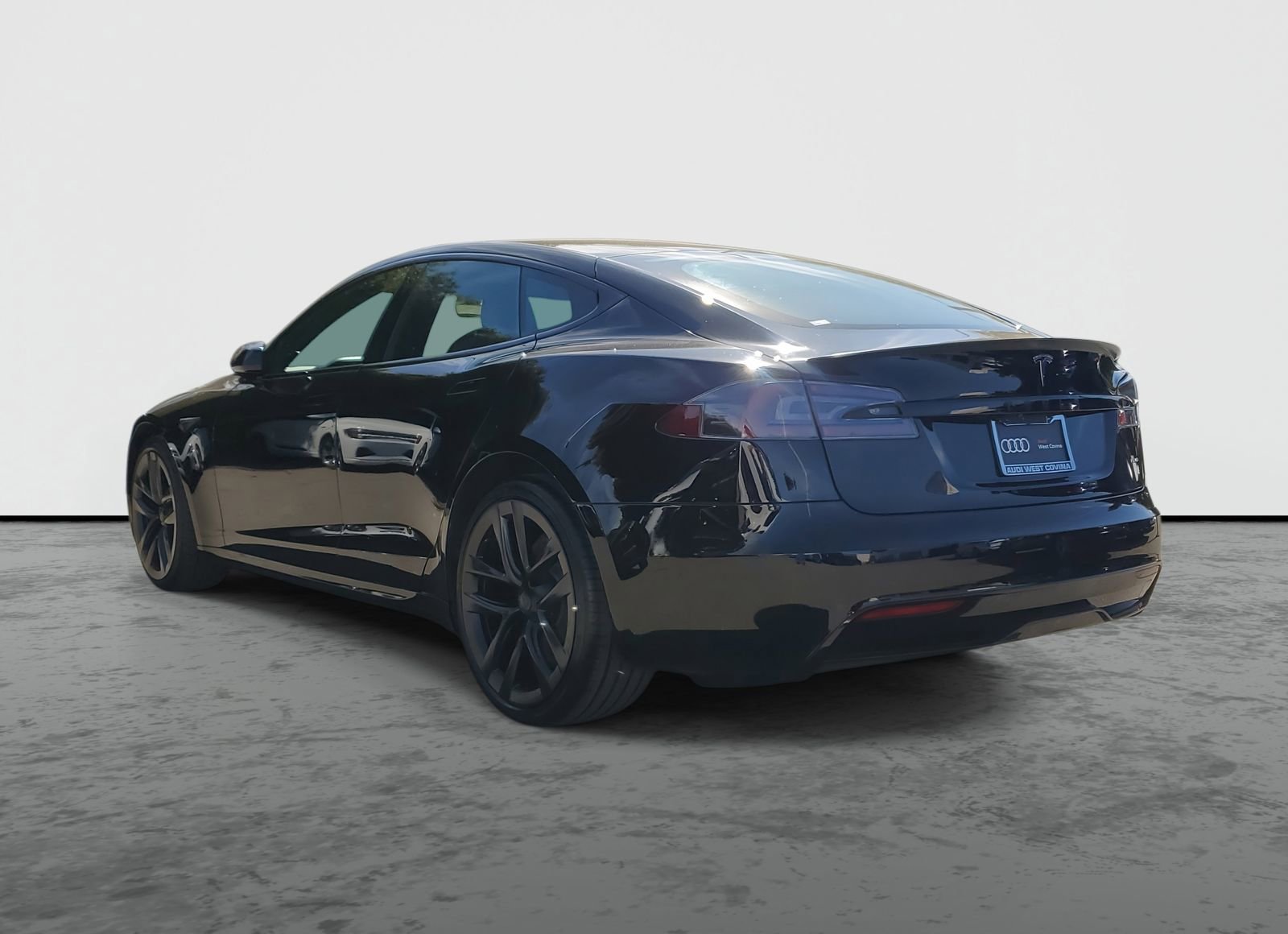 Used 2021 Tesla Model S Plaid image 3