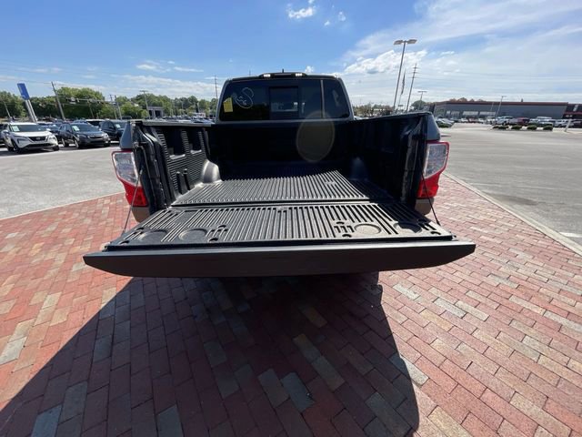 Used 2023 Nissan Titan SV w/ SV Convenience Package RWD image 11