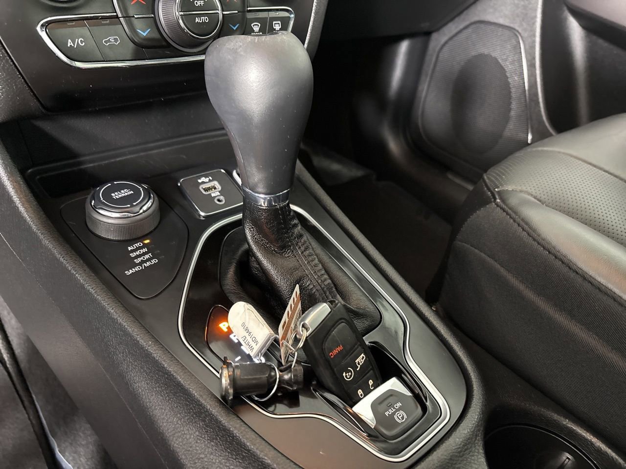 Used 2021 Jeep Cherokee Limited image 21