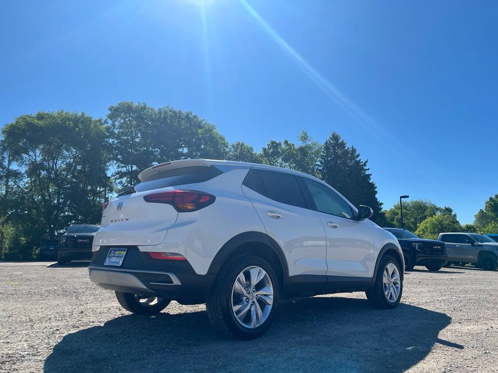 Used 2025 Buick Encore GX Preferred AWD/4WD image 5