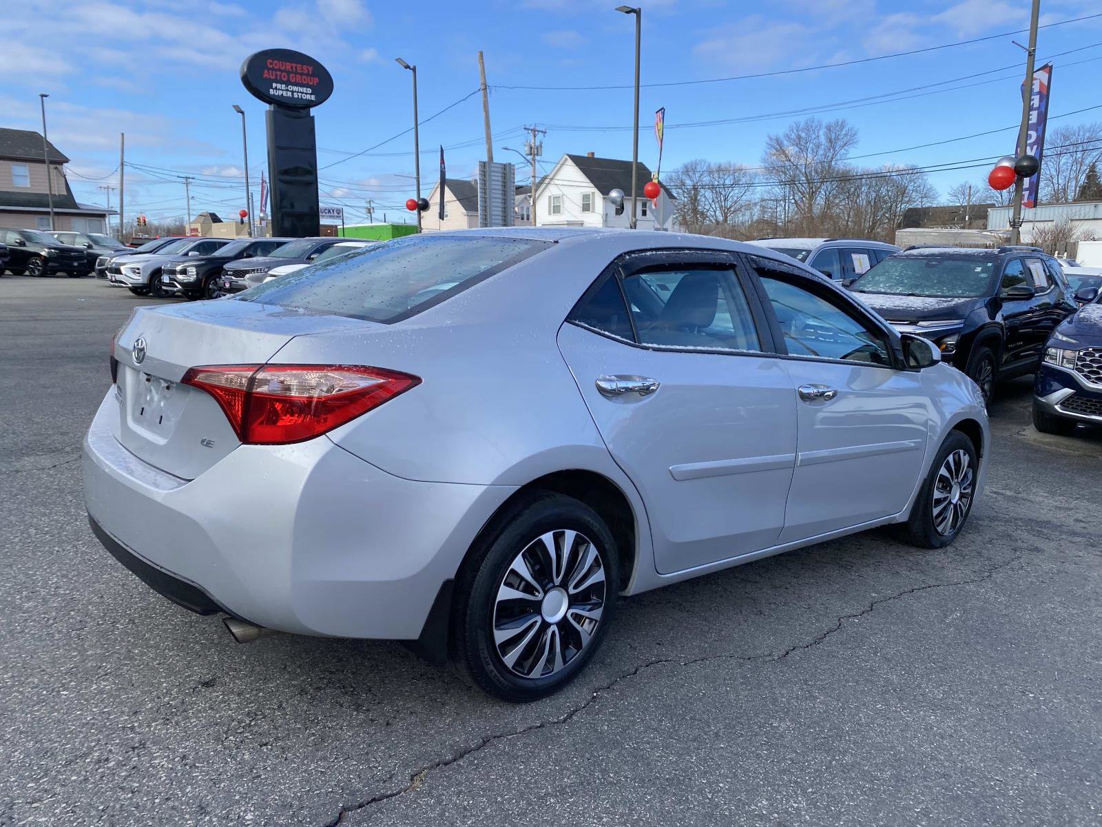 Used 2017 Toyota Corolla LE image 5