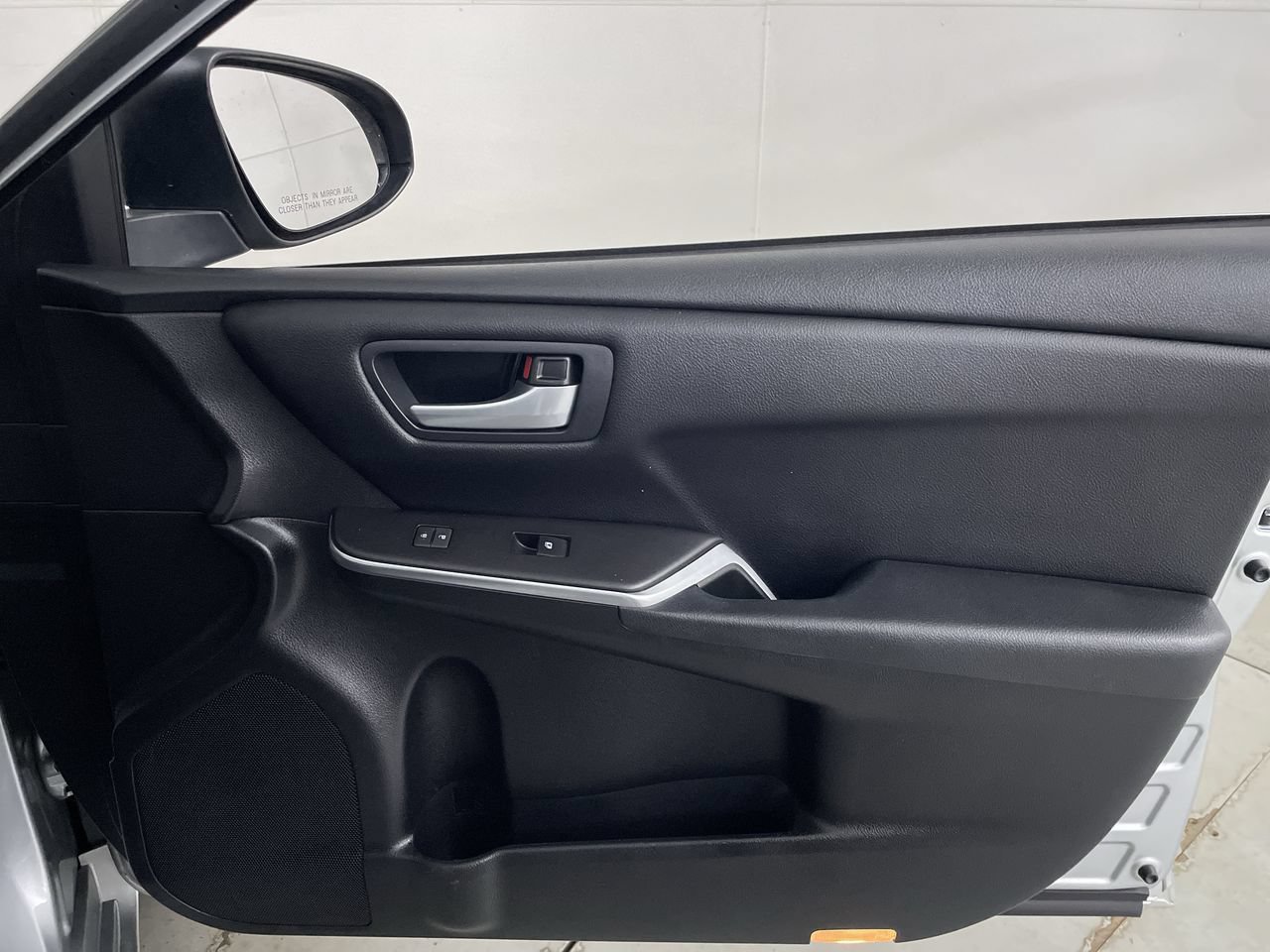 Used 2017 Toyota Camry SE FWD image 24