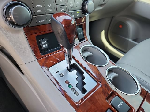 Used 2013 Toyota Highlander Limited AWD/4WD image 24