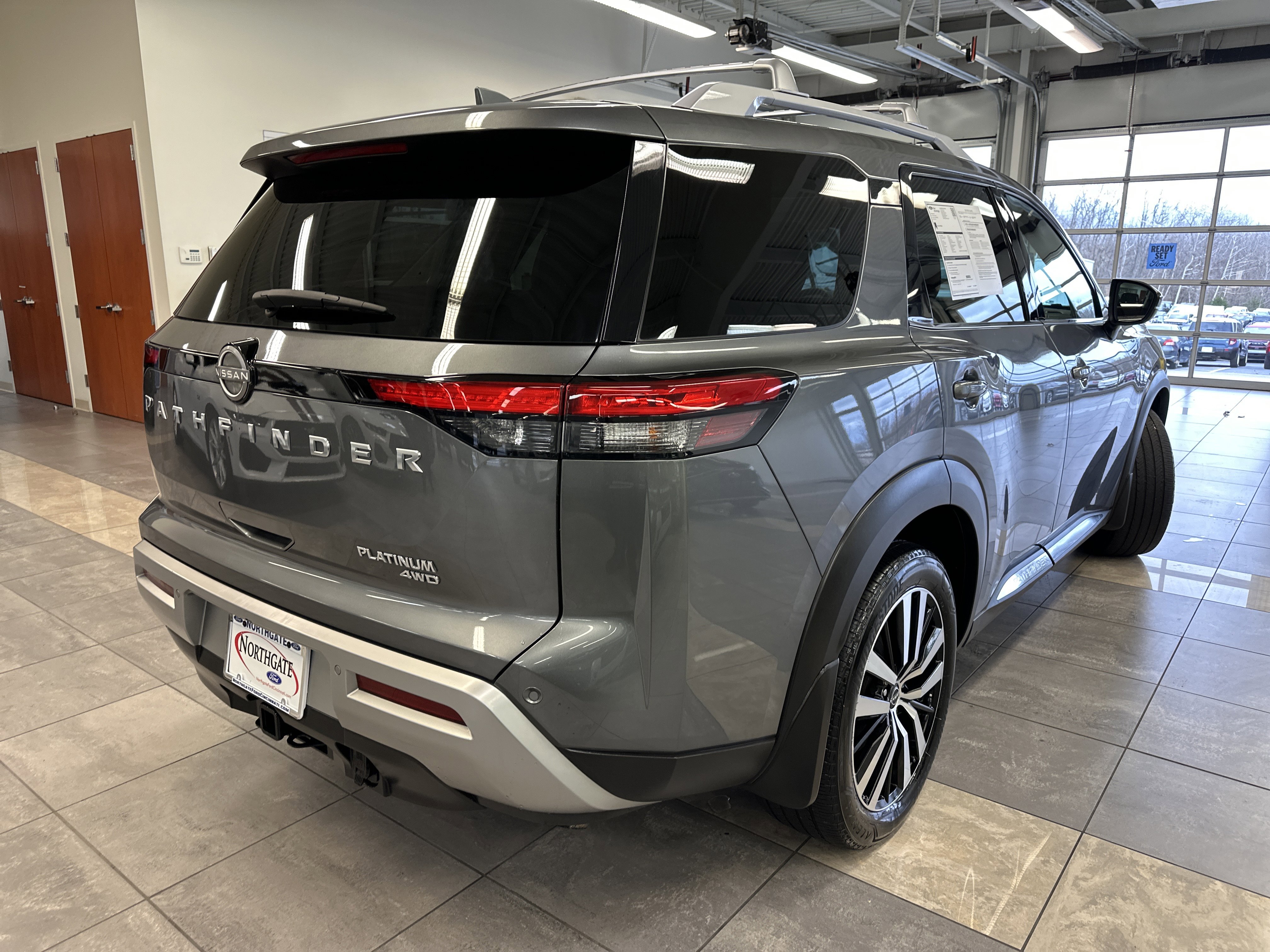 Used 2023 Nissan Pathfinder Platinum image 14