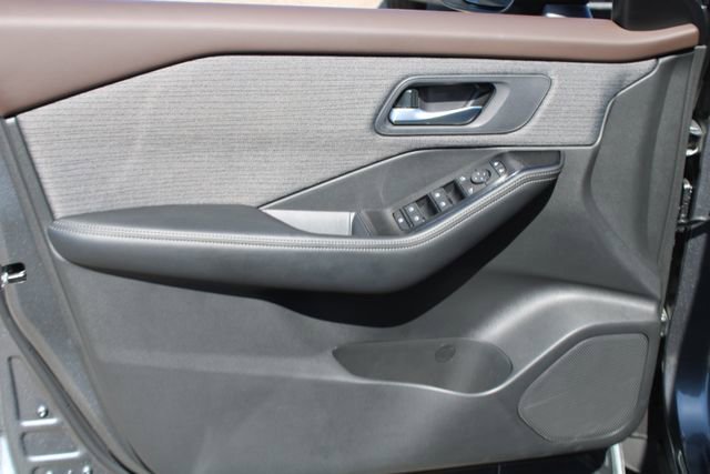 Used 2023 Nissan Rogue SV FWD image 12