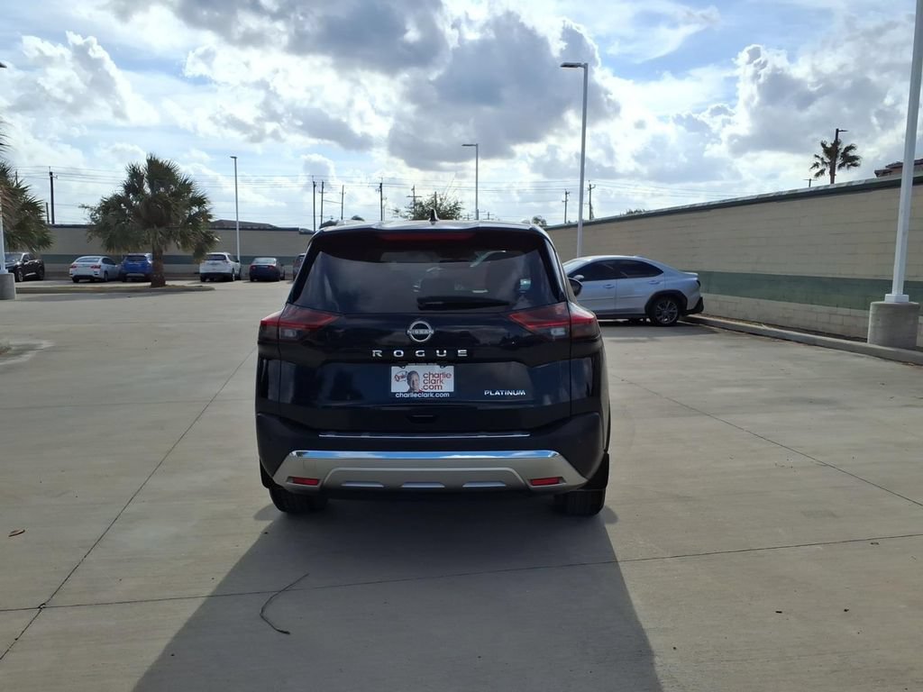 Used 2023 Nissan Rogue Platinum FWD image 4