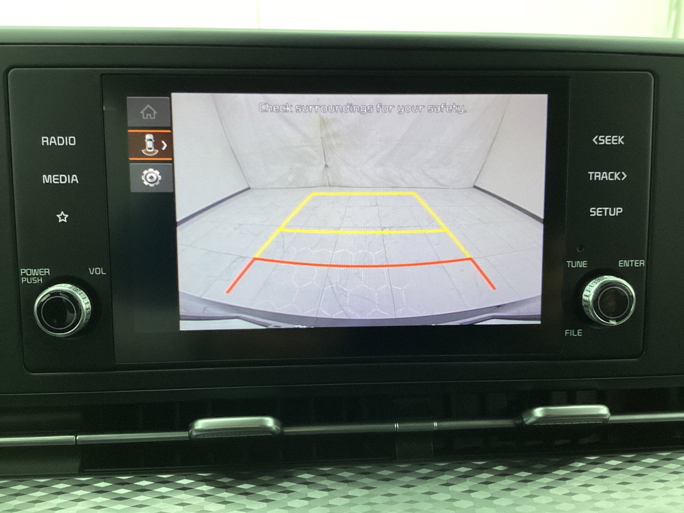 Used 2024 Kia Carnival LX FWD image 35