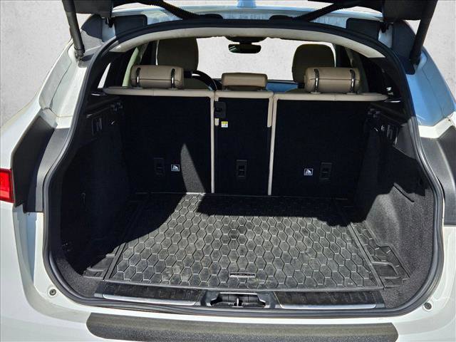 Used 2019 Jaguar F-PACE Prestige image 7
