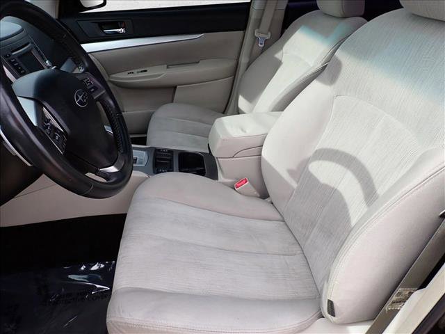 Used 2014 Subaru Legacy 2.5i Premium w/ Moonroof Package AWD/4WD image 10