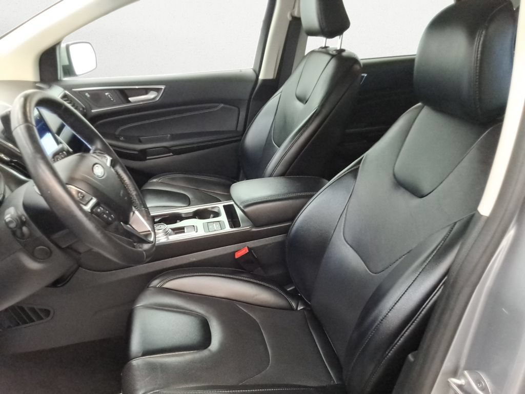 Used 2022 Ford Edge Titanium w/ Equipment Group 301A AWD/4WD image 10