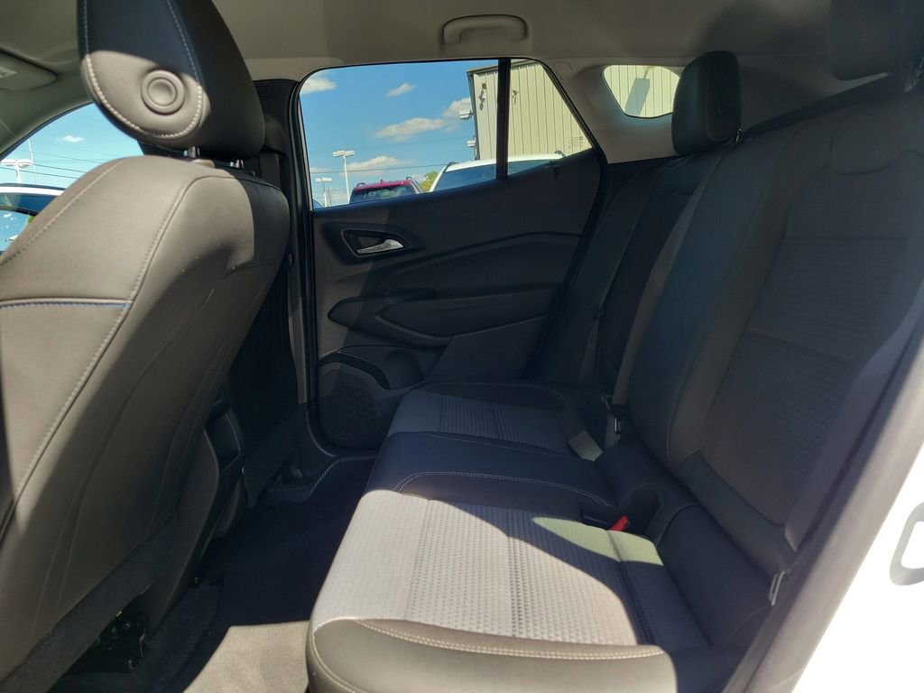 Used 2025 Chevrolet Trax LT FWD image 14