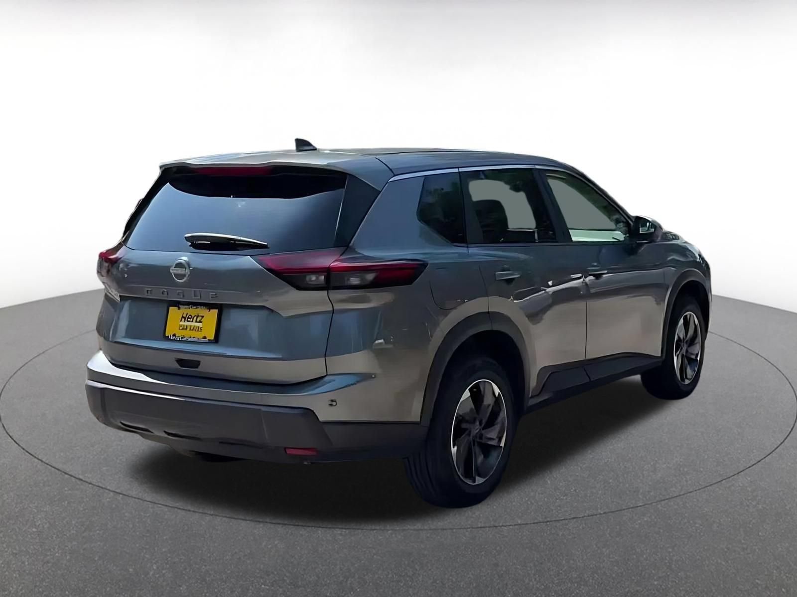 Used 2025 Nissan Rogue SV FWD image 14