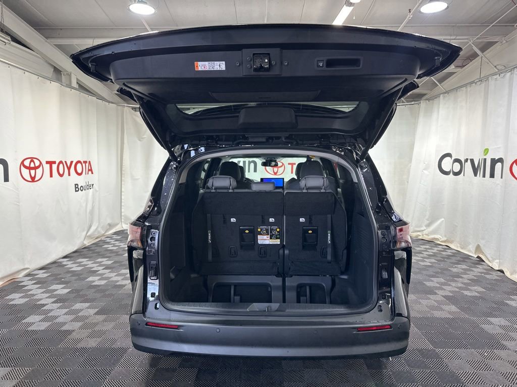 New 2026 Toyota Sienna XLE image 17