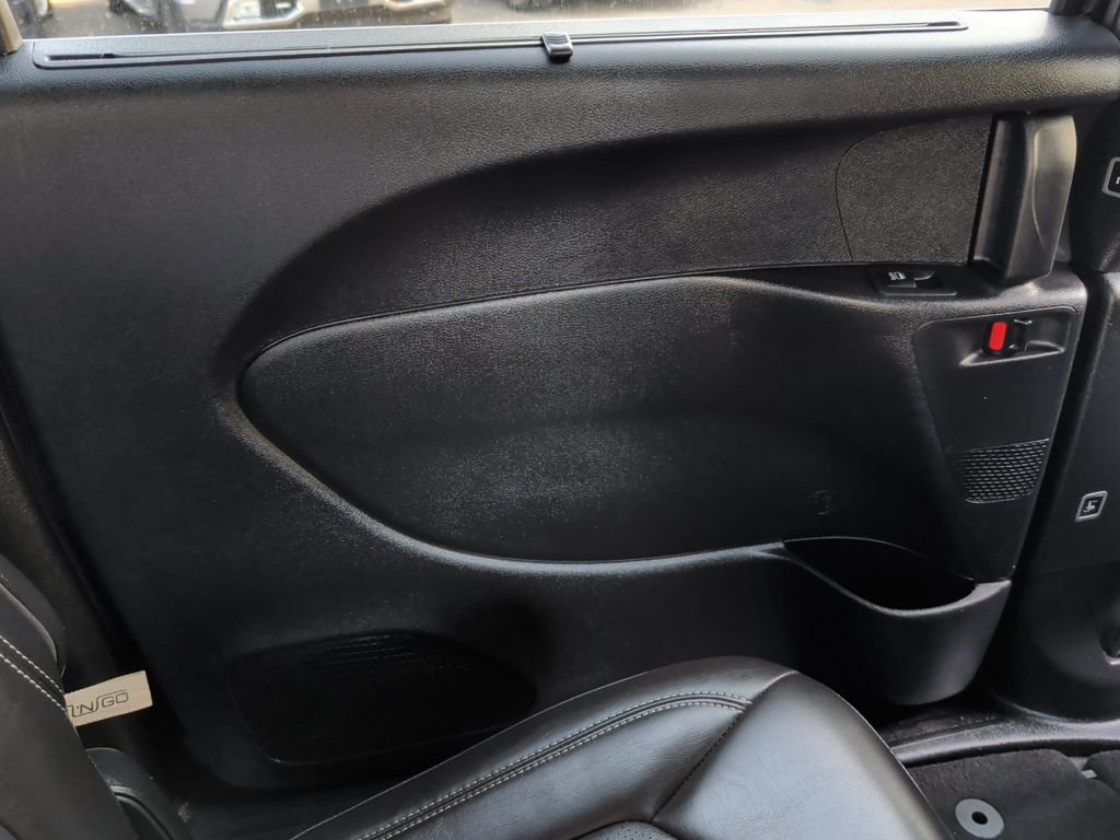 Used 2025 Chrysler Pacifica Select FWD image 30