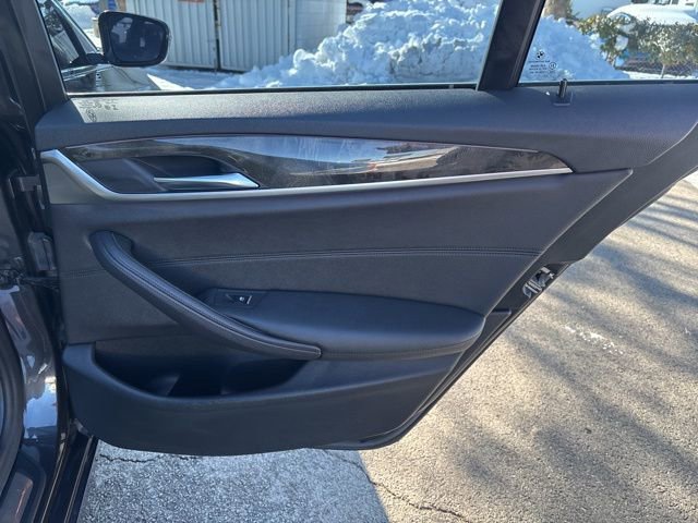 Used 2020 BMW 530e w/ Convenience Package image 30