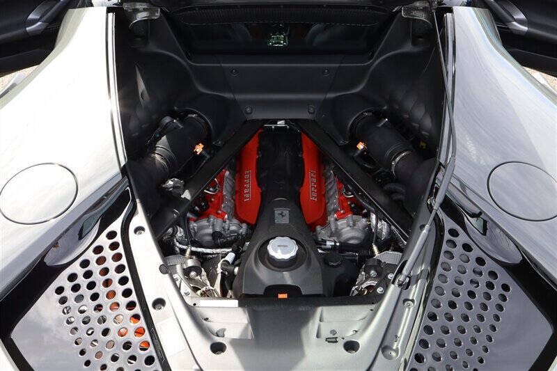 Used 2021 Ferrari SF90 Stradale AWD/4WD image 32