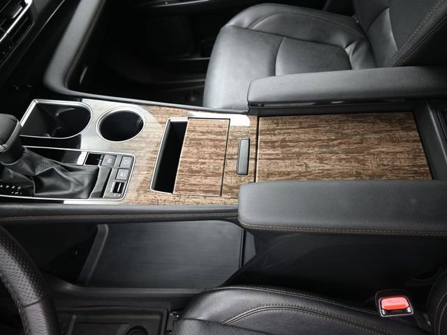 Used 2025 Toyota Sienna Limited image 9