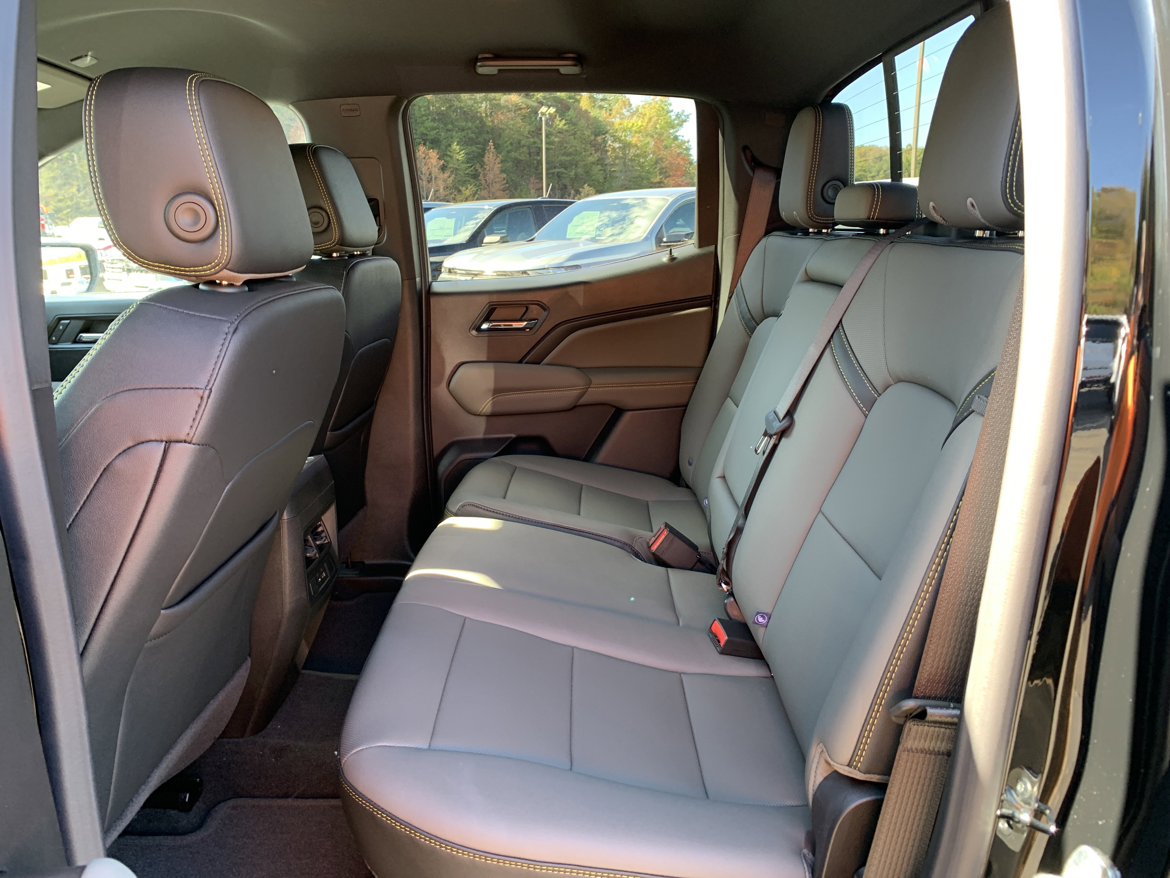 New 2026 Chevrolet Colorado ZR2 w/ Technology Package image 18
