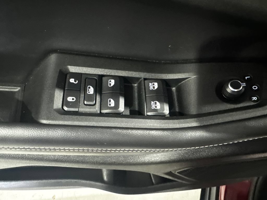 Used 2025 Jeep Grand Cherokee Altitude AWD/4WD image 18