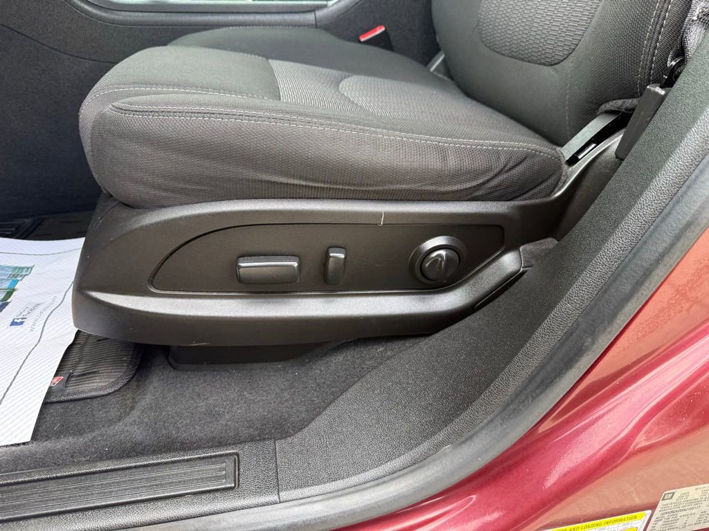 Used 2017 Chevrolet Traverse LT w/ Style and Technology Package image 29