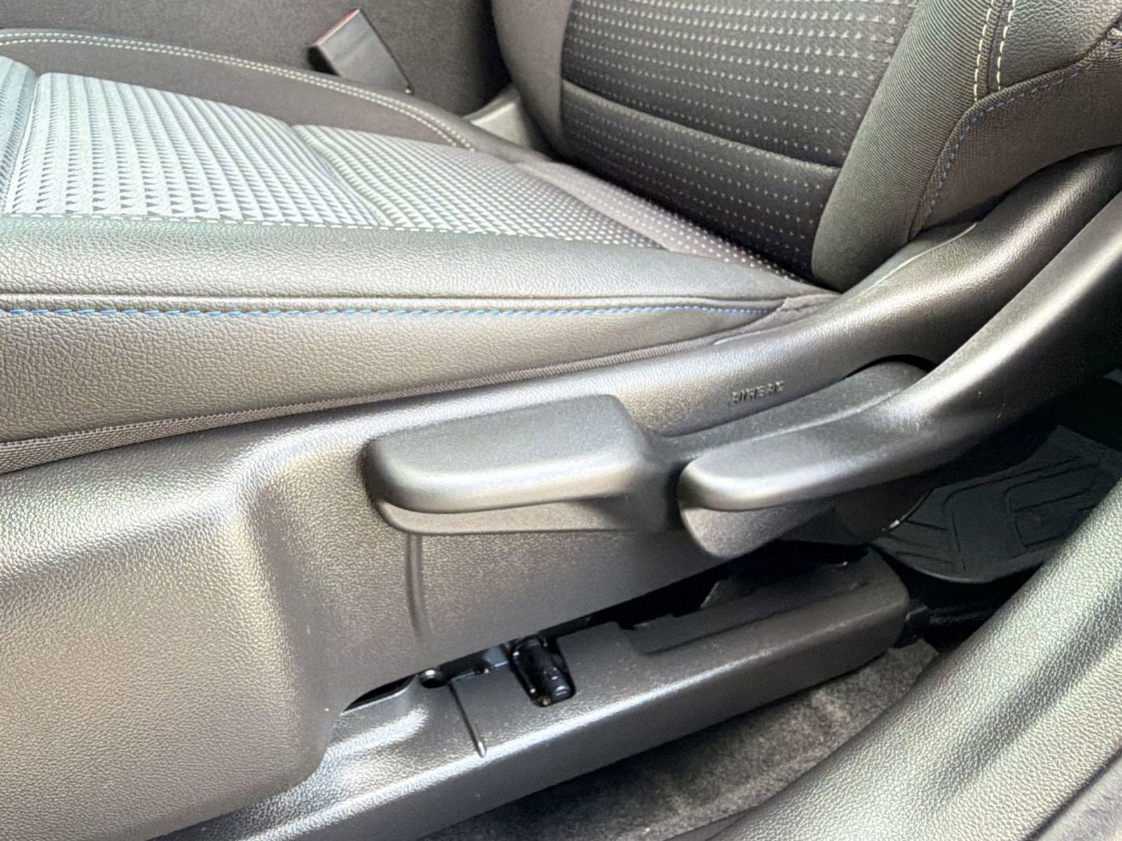 Certified 2025 Chevrolet Trax LT w/ Driver Confidence Package image 14