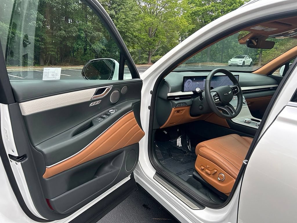 Certified 2026 Genesis GV80 3.5T Advanced AWD/4WD image 6