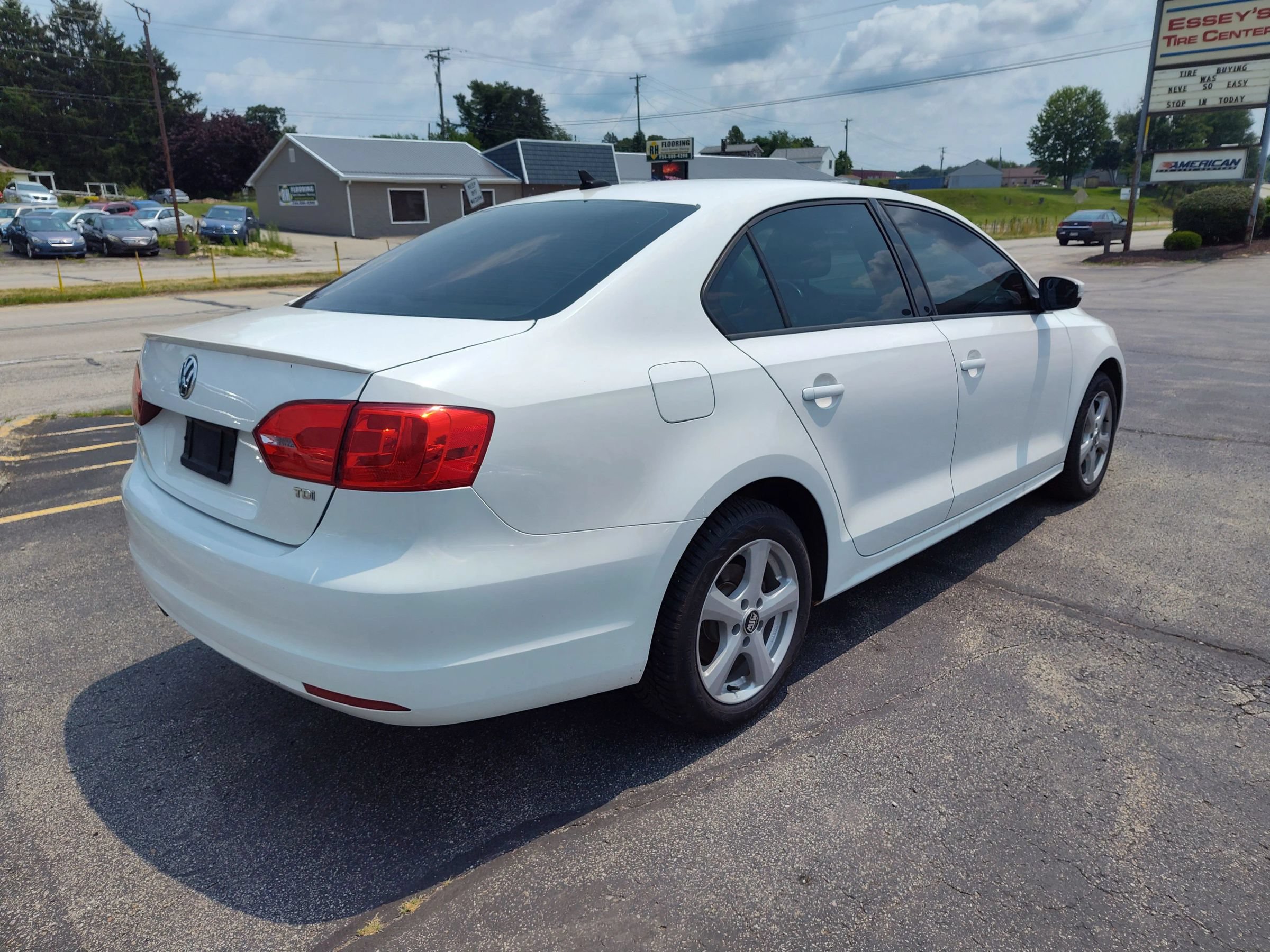Used 2011 Volkswagen Jetta TDI FWD image 5