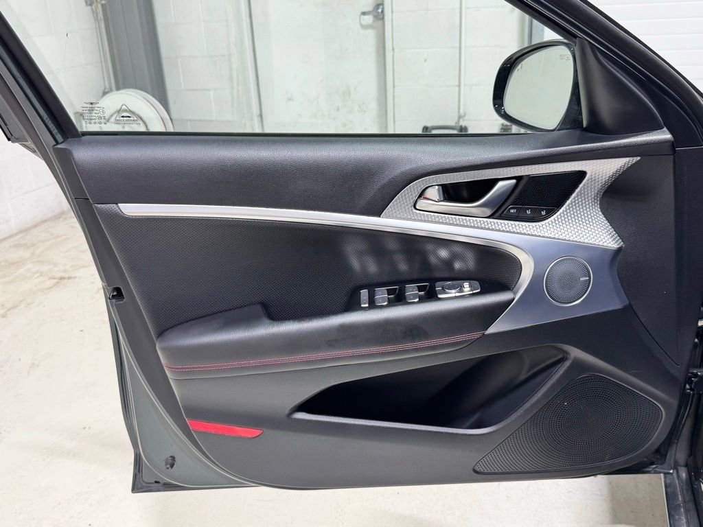 Used 2023 Genesis G70 2.0T w/ Sport Prestige Package image 11