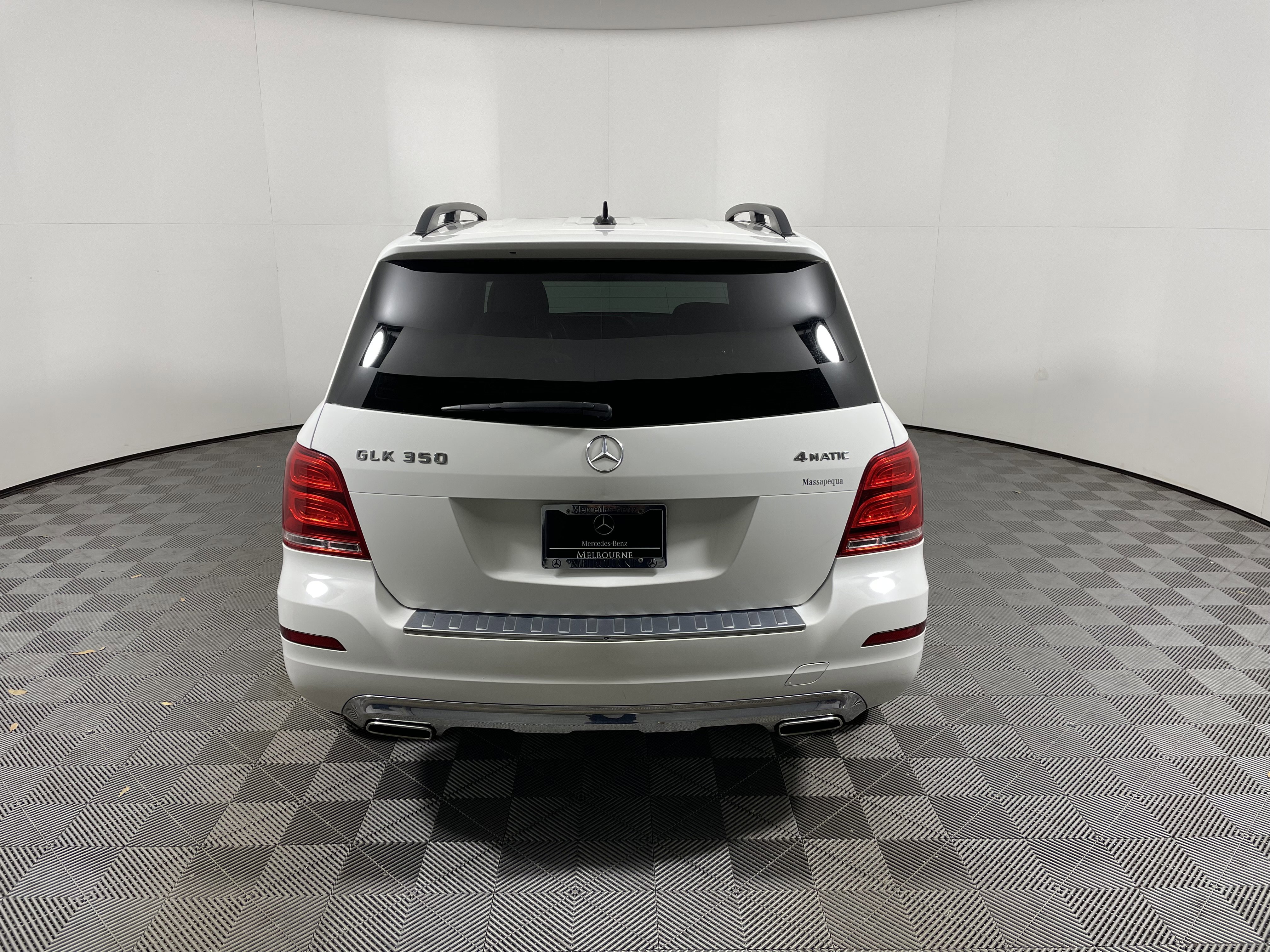 Used 2015 Mercedes-Benz GLK 350 4MATIC image 4