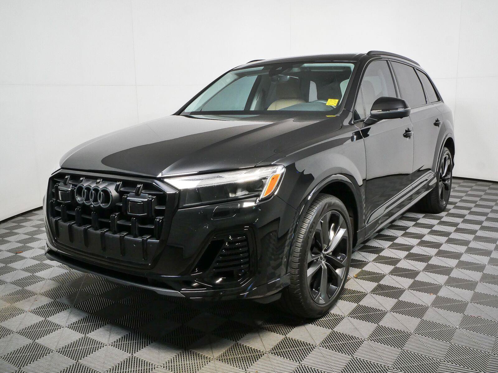 Used 2025 Audi Q7 3.0T Premium Plus AWD/4WD image 27