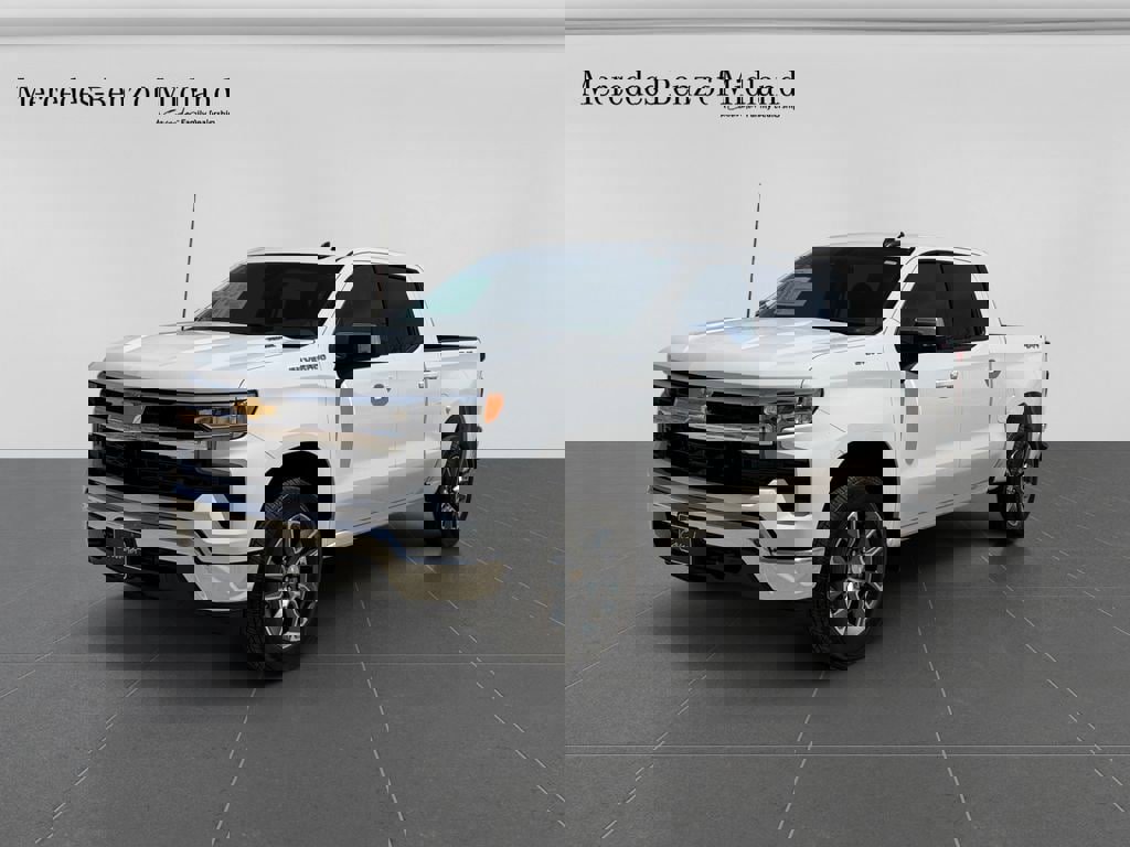 Used 2025 Chevrolet Silverado 1500 LT image 3