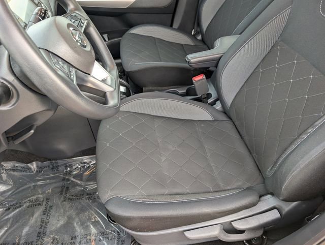 Used 2019 Nissan Kicks SV image 11