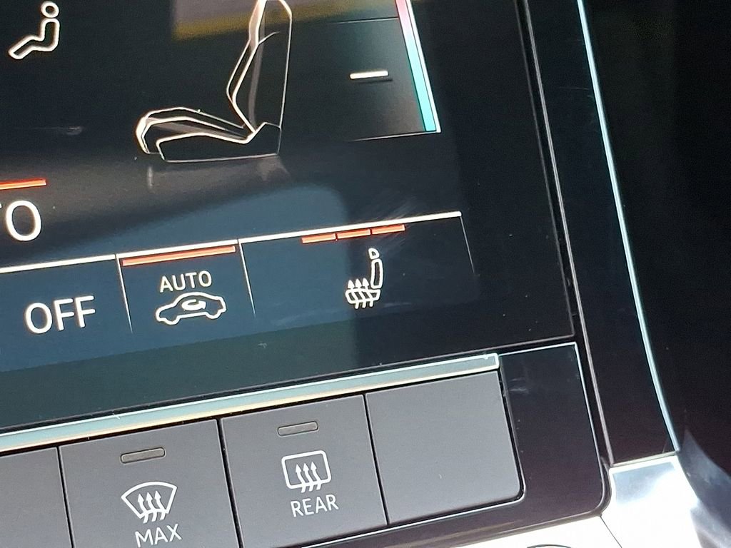 Used 2023 Audi e-tron Premium w/ Convenience Plus Package image 24