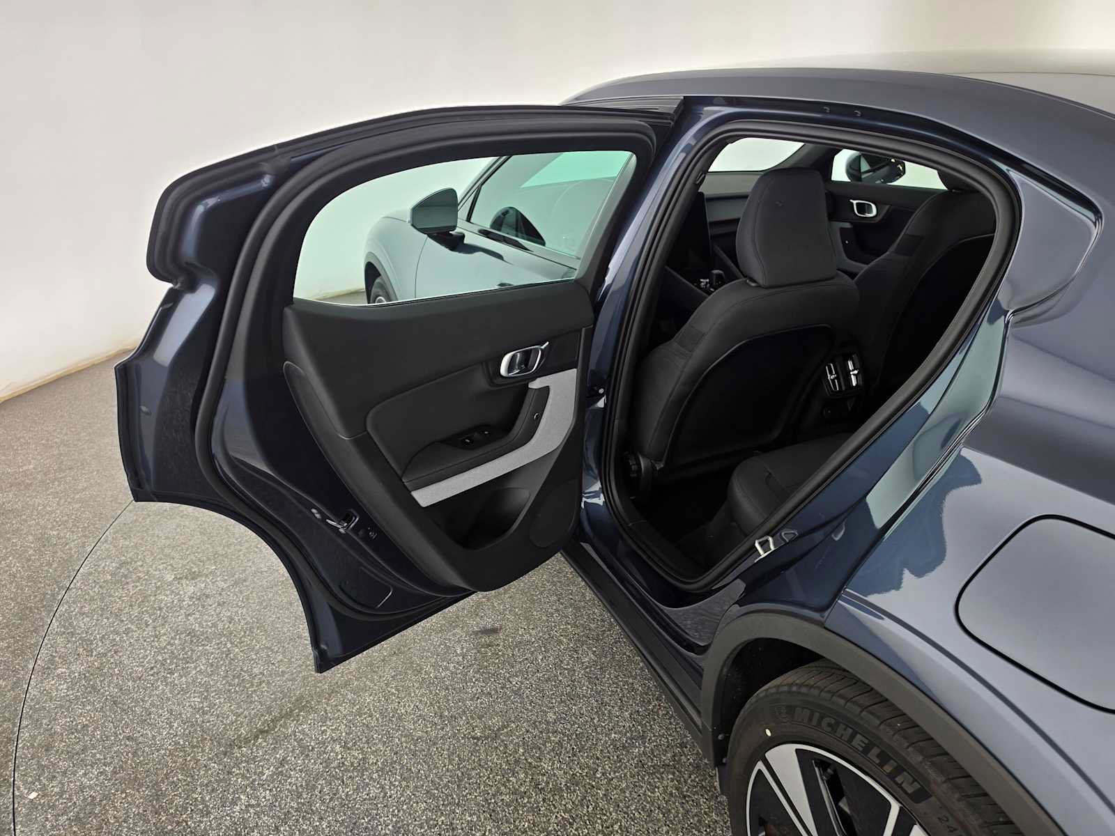 Used 2024 Polestar Polestar 2 RWD image 15