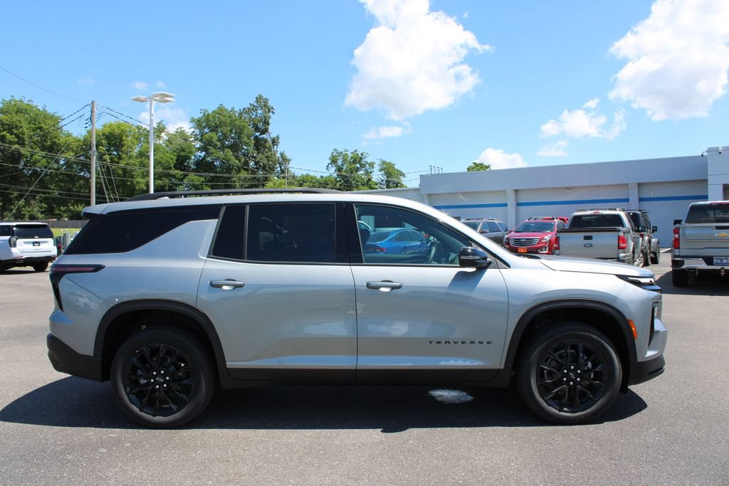 New 2026 Chevrolet Traverse LT w/ Midnight/Sport Edition FWD image 11