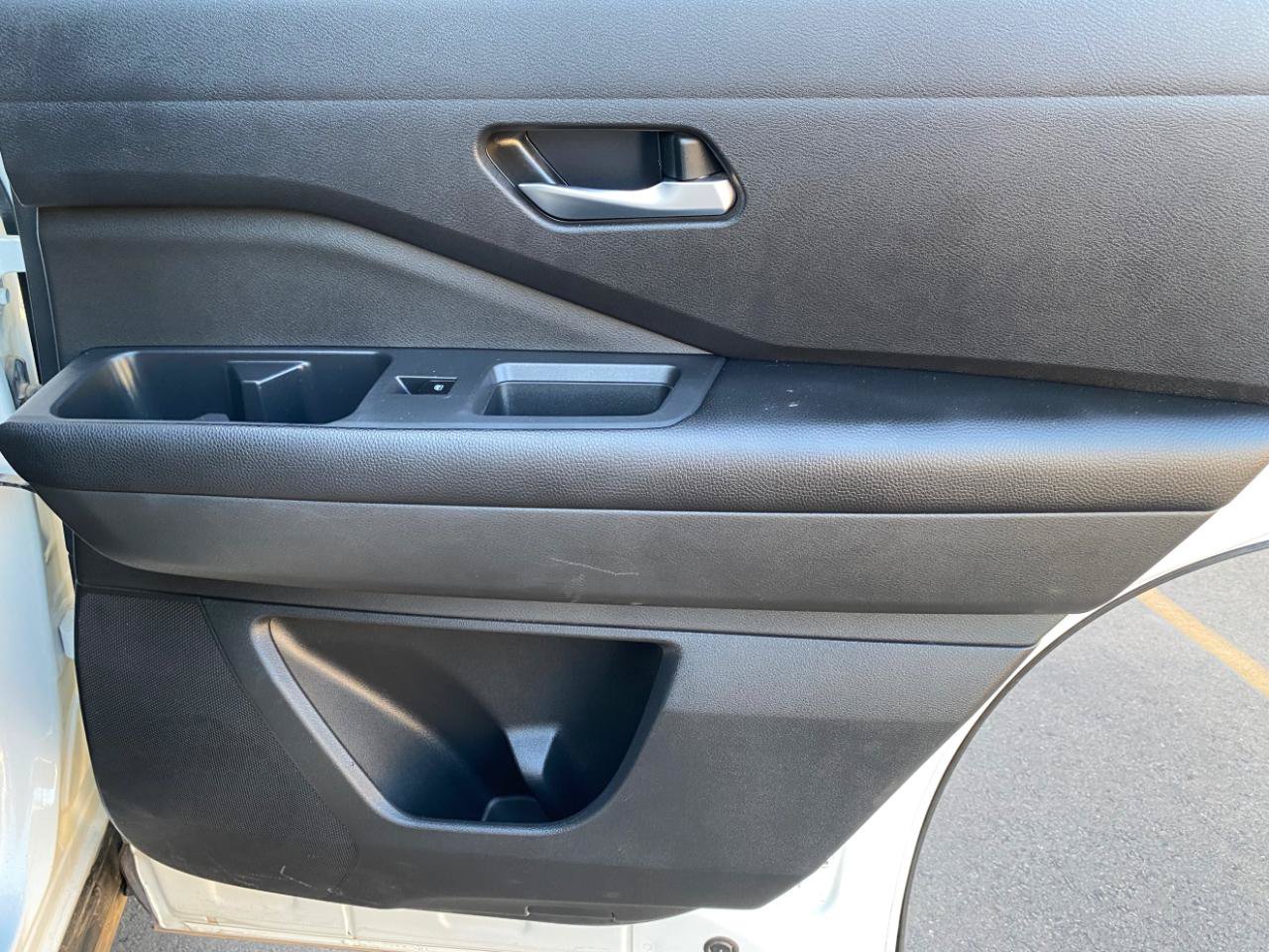 Used 2022 Nissan Pathfinder S FWD image 39