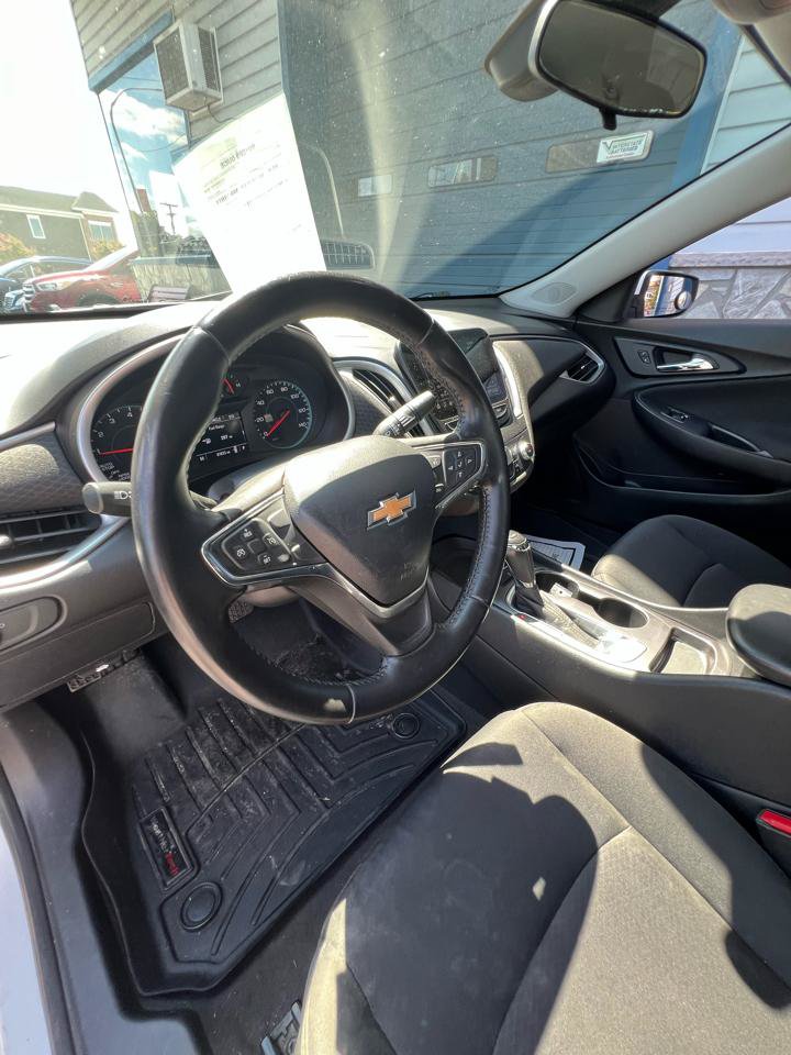 Used 2020 Chevrolet Malibu RS FWD image 15