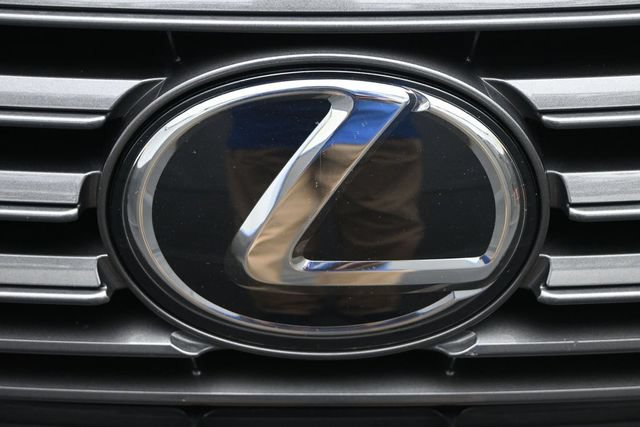 Used 2017 Lexus ES 350 w/ Luxury Package FWD image 28