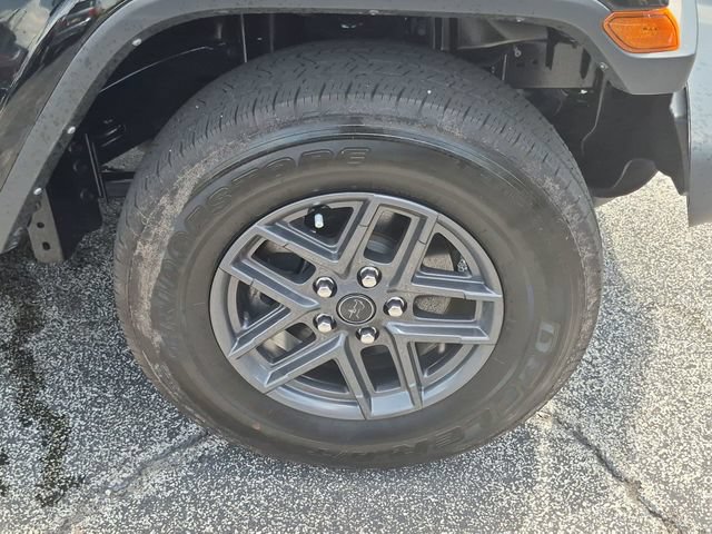 Used 2024 Jeep Gladiator Sport AWD/4WD image 27