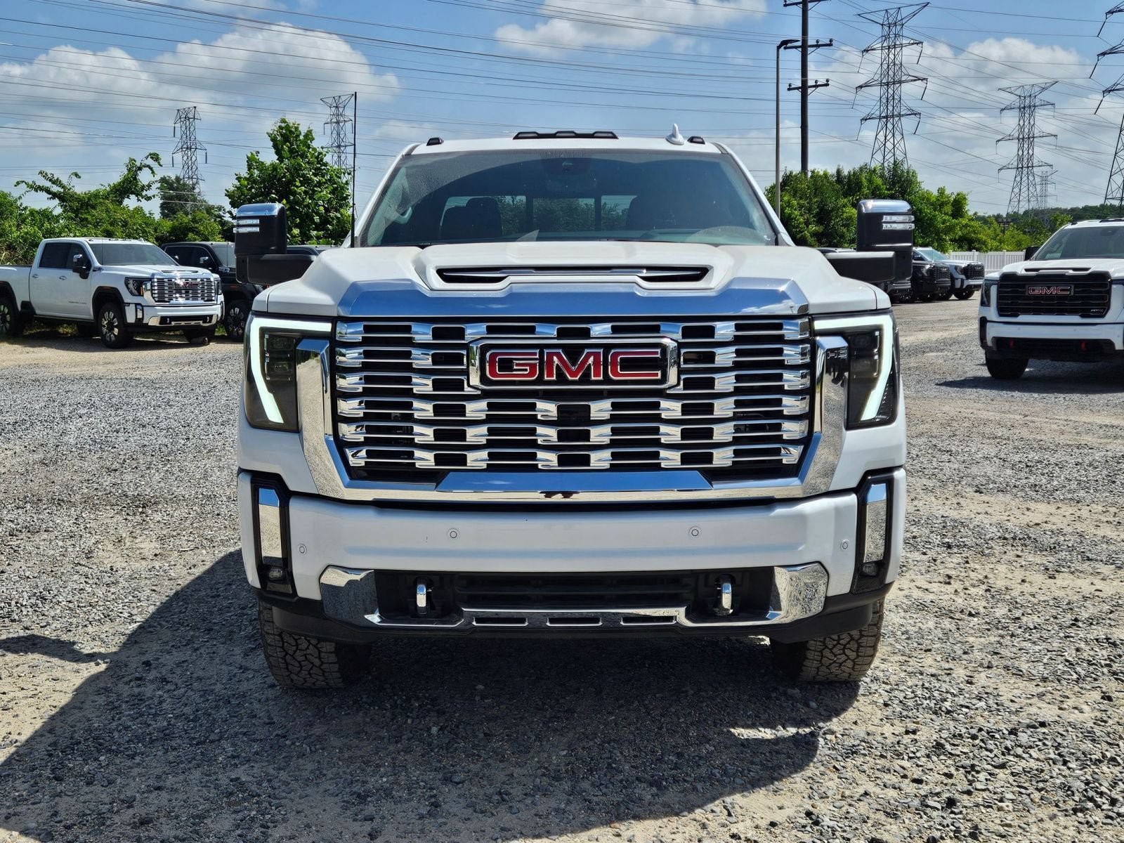 New 2026 GMC Sierra 2500 Denali w/ Denali Reserve Package AWD/4WD image 9